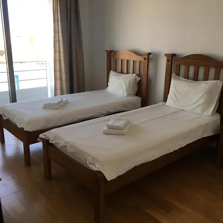 شقة Townhouse Em Condominio Com Piscina E Jardim تافيرا