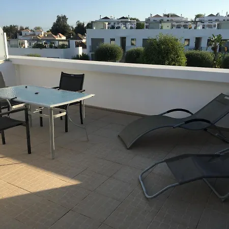 Townhouse Em Condominio Com Piscina E Jardim Apartment *