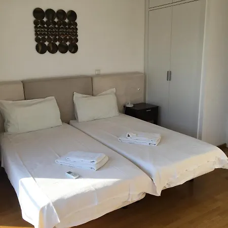 Townhouse Em Condominio Com Piscina E Jardim تافيرا