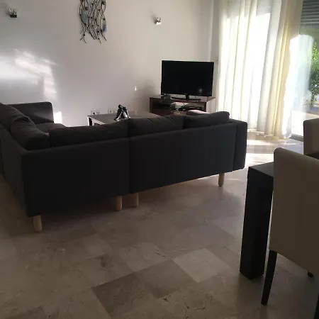 Townhouse Em Condominio Com Piscina E Jardim Apartment