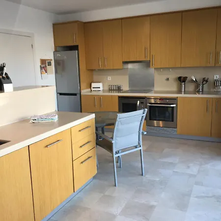 شقة Townhouse Em Condominio Com Piscina E Jardim تافيرا